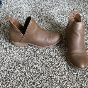 Ankle boots